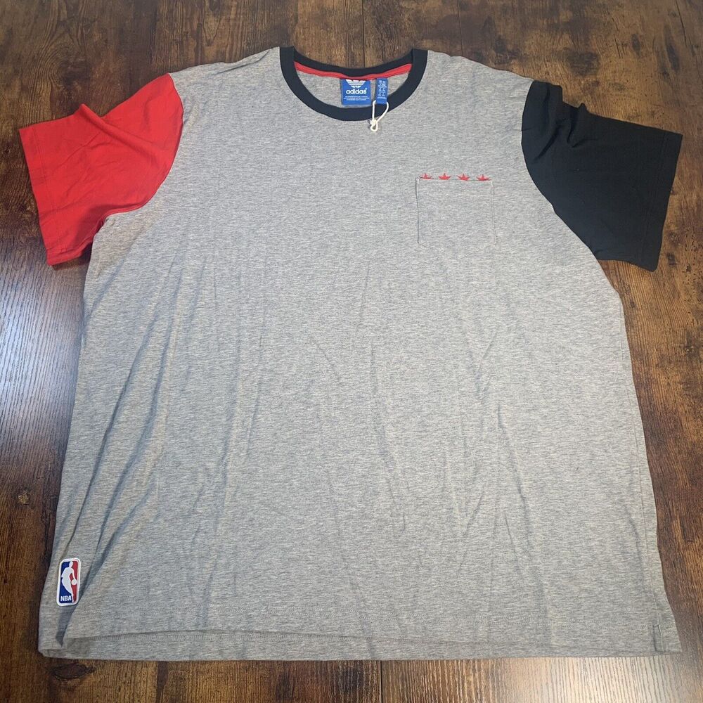 Chicago Bulls Men’s Adidas Gray NBA Chicago Tee T-Shirt 2XL